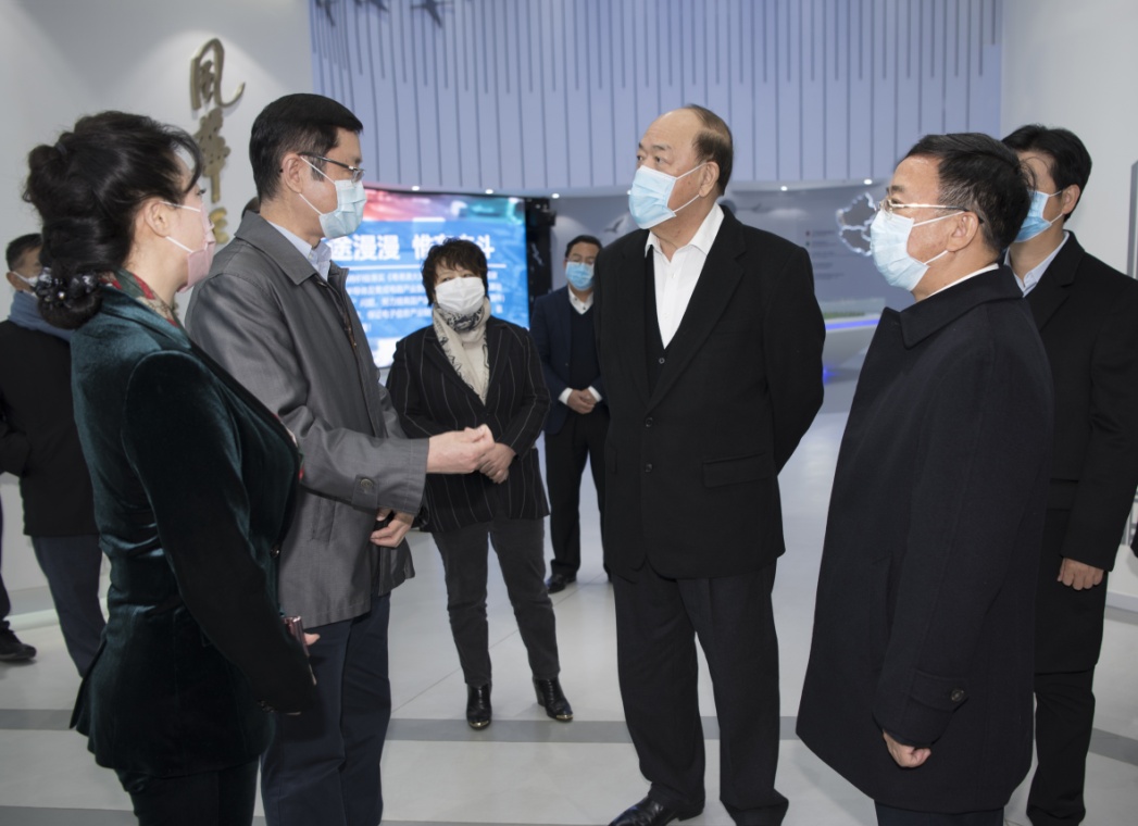 澳門特區(qū)行政長官賀一誠率團(tuán)考察風(fēng)華高科