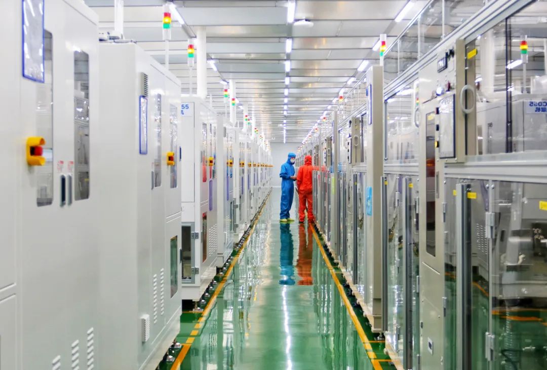 重點(diǎn)項(xiàng)目黨旗紅，破題攻堅(jiān)在行動(dòng)